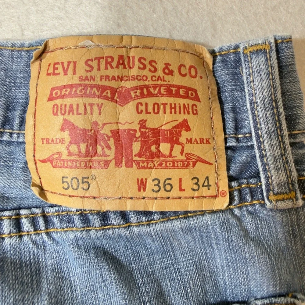 Levi's 505 Jeans Mens 36x34 Blue Excellent Straight Fit Denim Pants